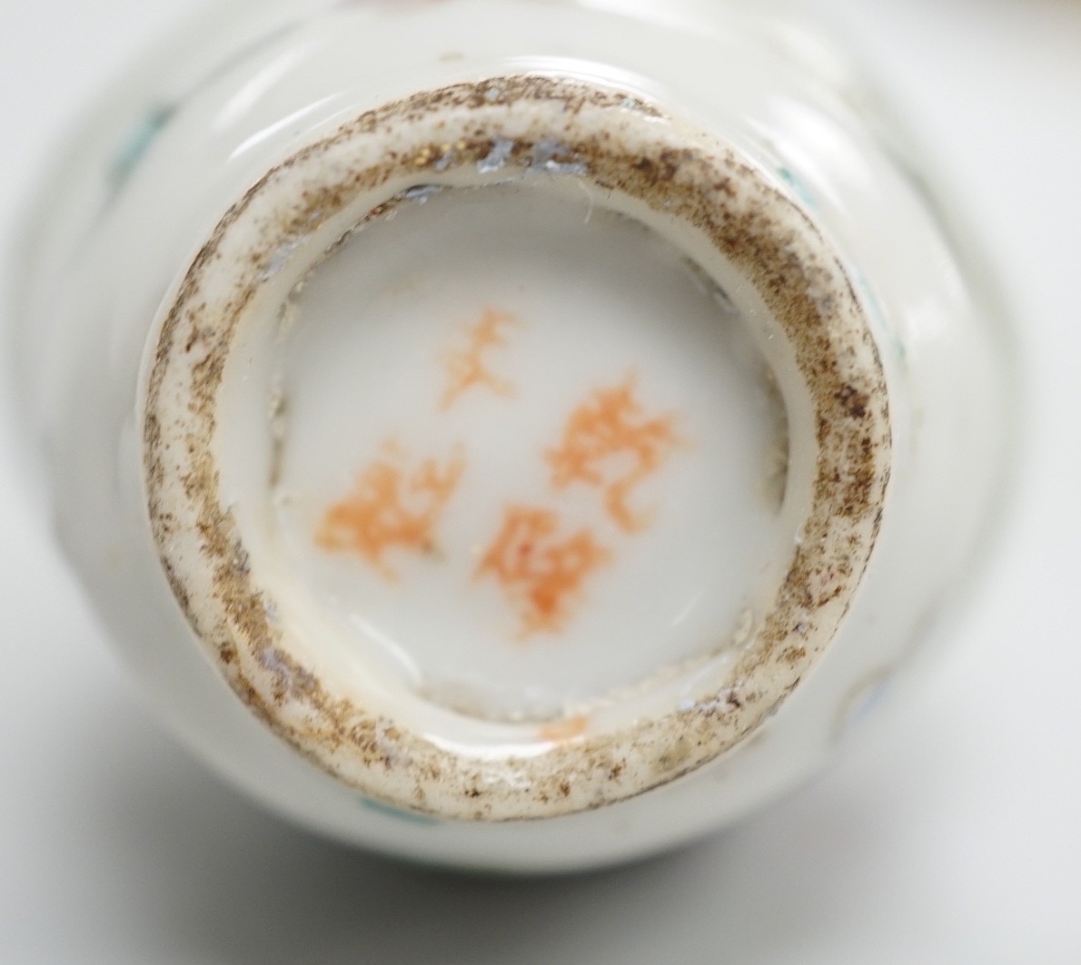 A Chinese famille rose snuff bottle, decorated with rams, Qianlong mark, 1850-1900, 6.7 cm high